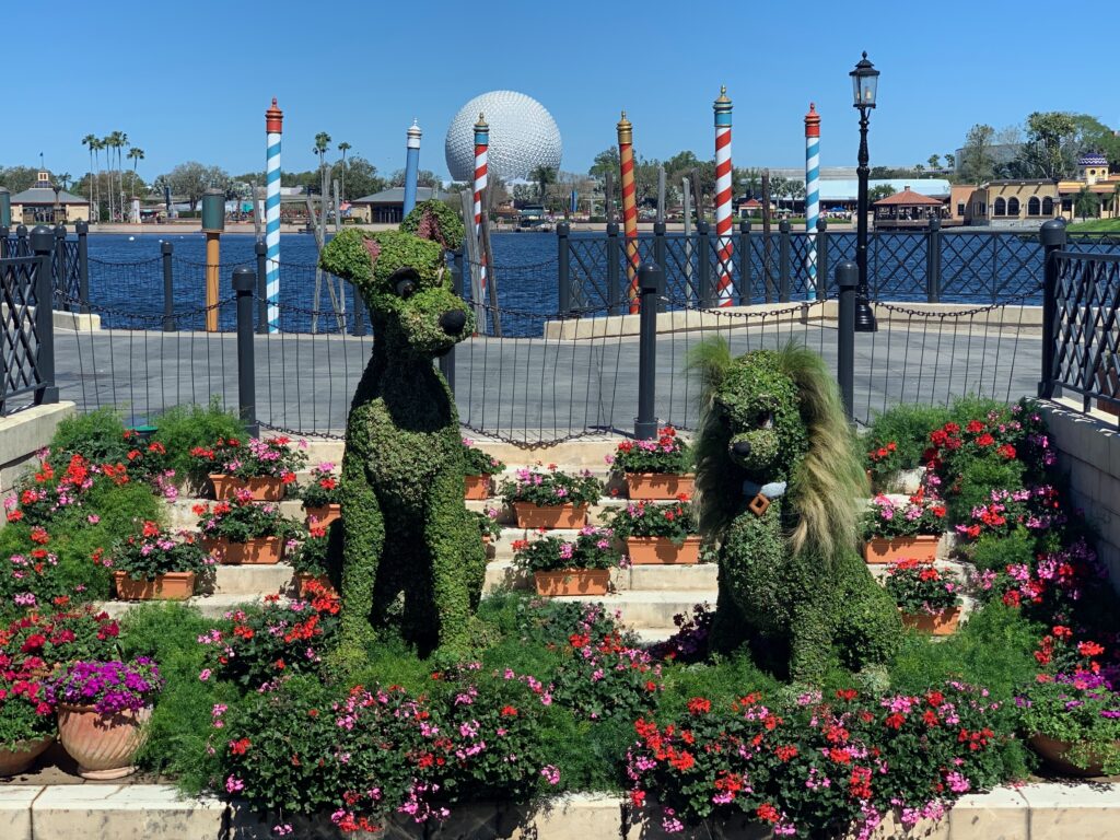 This year, we find Lady and the Tramp in a waterside garden in Italy